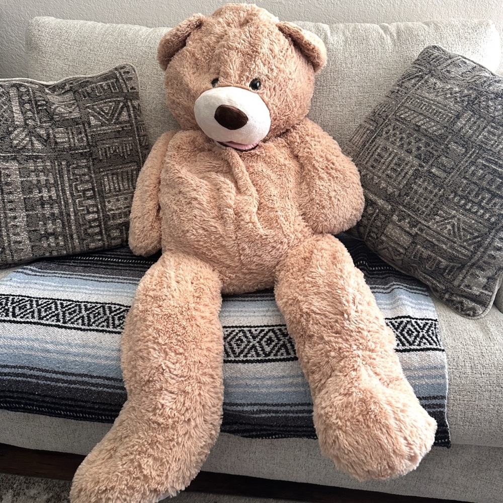 Meet your Posher, Kim and Amy